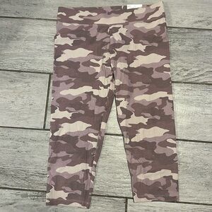Sonoma Purple Camo Cropped Leggings Size Medium NWT